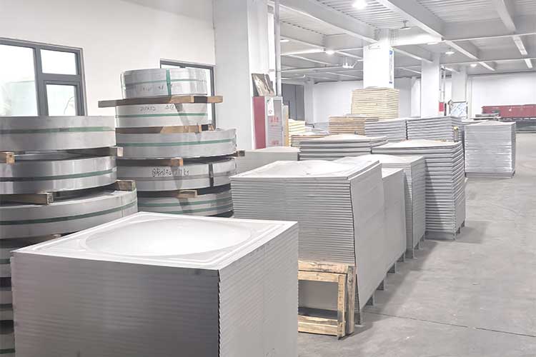 Food-grade stainless steel materials for water tanks