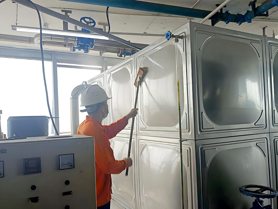 Daily cleaning and maintenance of stainless steel water tanks