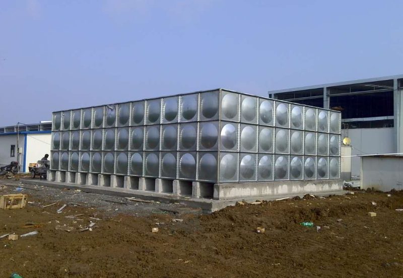 Factory Installation of Rectangular Bolted Stainless Steel Water Tank Factory Installation of Rectangular Bolted Stainless Steel Water Tank