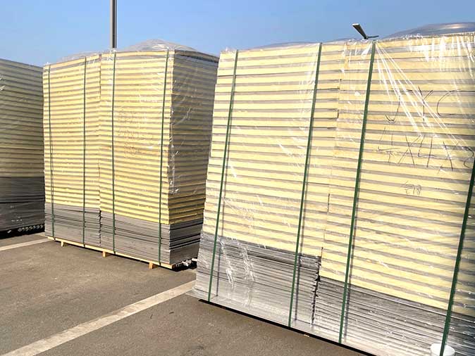 High-Performance Modular Insulated Water Tank Panels for Energy Efficiency