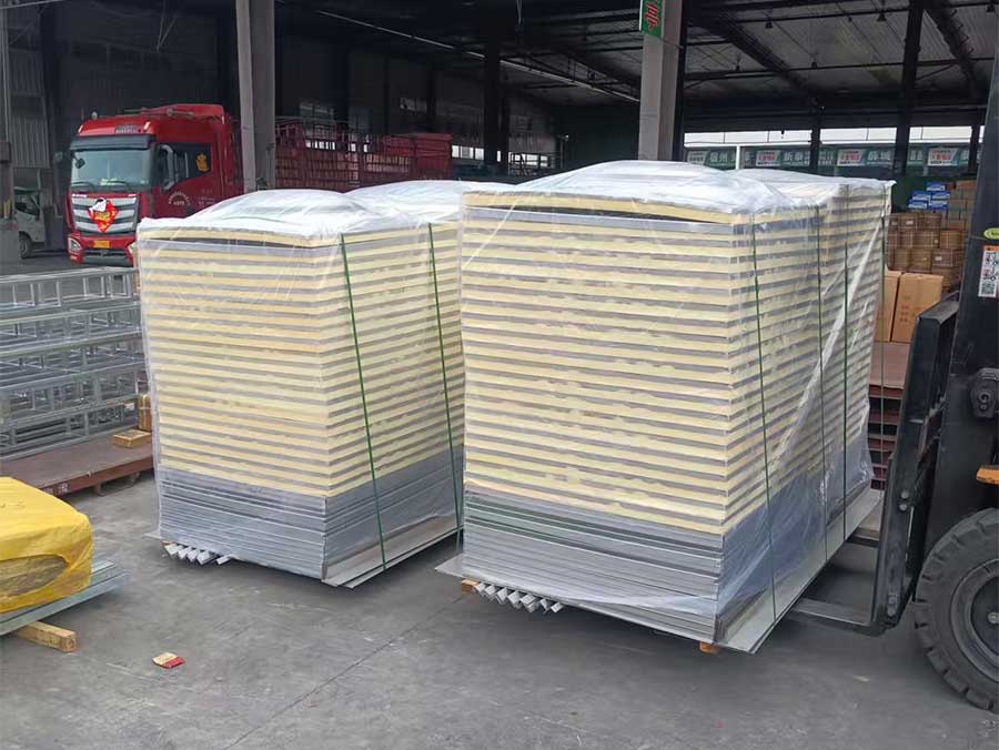 Insulated Stainless Steel Water Tanks