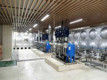 integrated water tank with pump