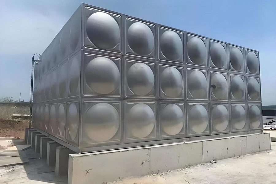Modular stainless steel water tank panels