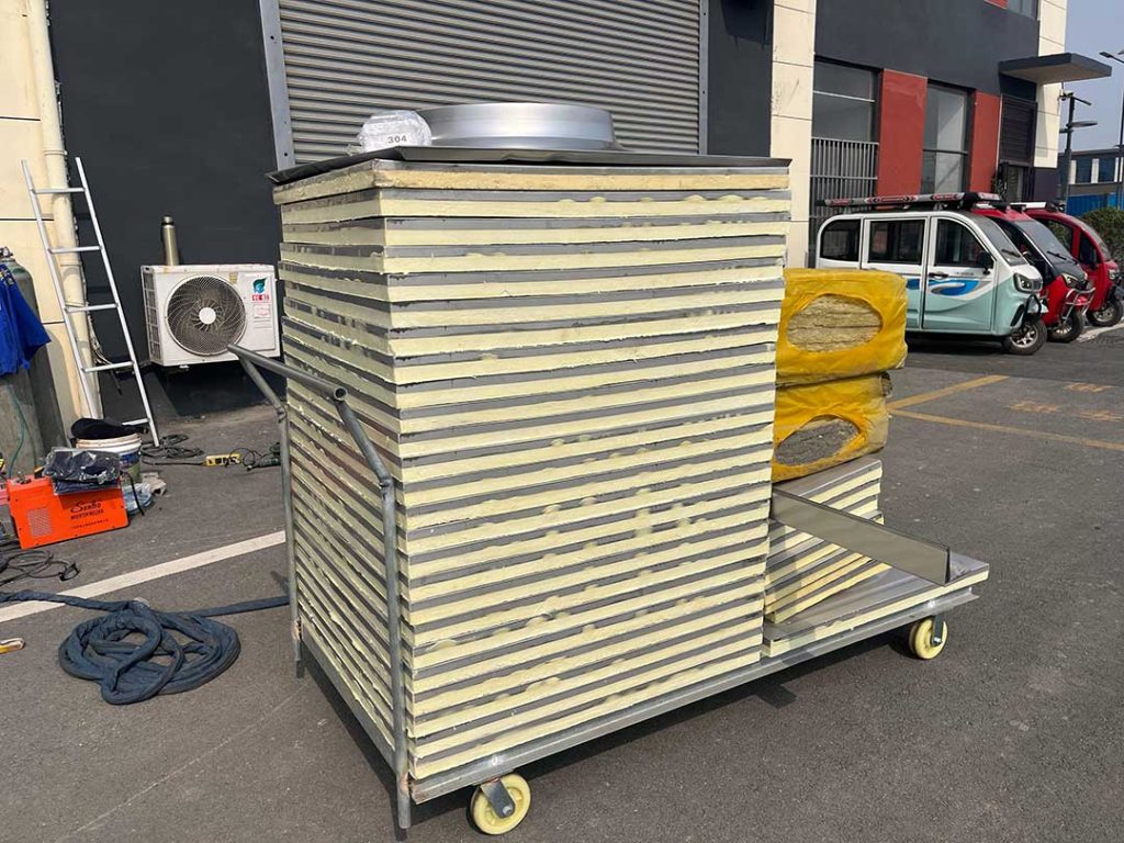 Modular polyurethane insulated water tank panel material