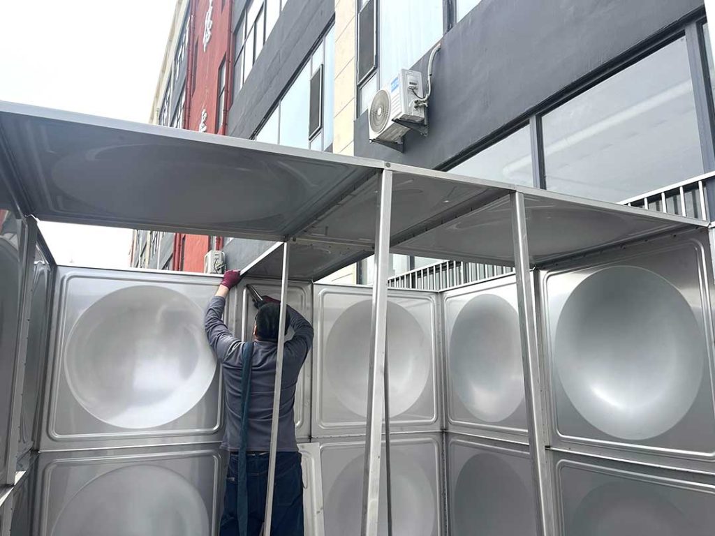 Modular stainless steel insulated water tank welding