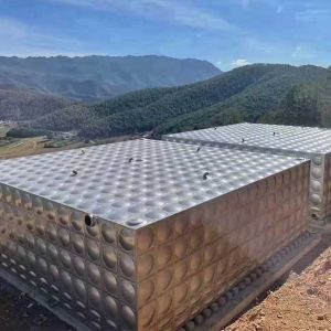 Automatic livestock watering system with modular stainless steel tank Automatic livestock watering system with modular stainless steel tank