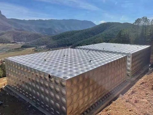 Automatic livestock watering system with modular stainless steel tank Automatic livestock watering system with modular stainless steel tank