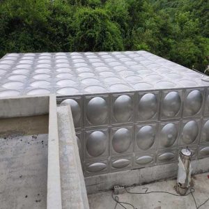 Livestock drinking water tank for pig and sheep farms outdoor use Livestock drinking water tank for pig and sheep farms outdoor use