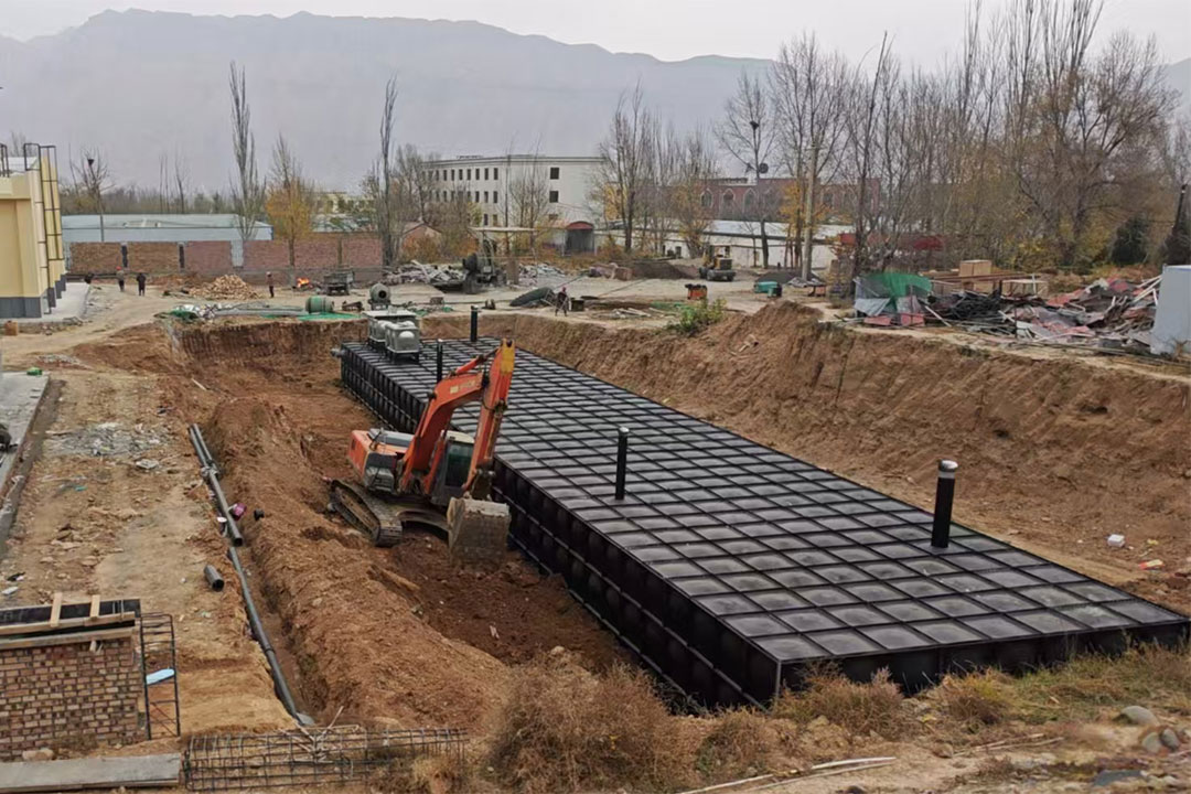 Modular galvanized steel panels assembly for buried water tank project