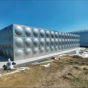 Modular tank provides clean water and nutrients for greenhouse farming and fertigation systems.
