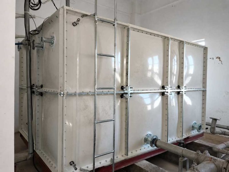GRP Fiberglass Water Tank for Commercial and Industrial Applications