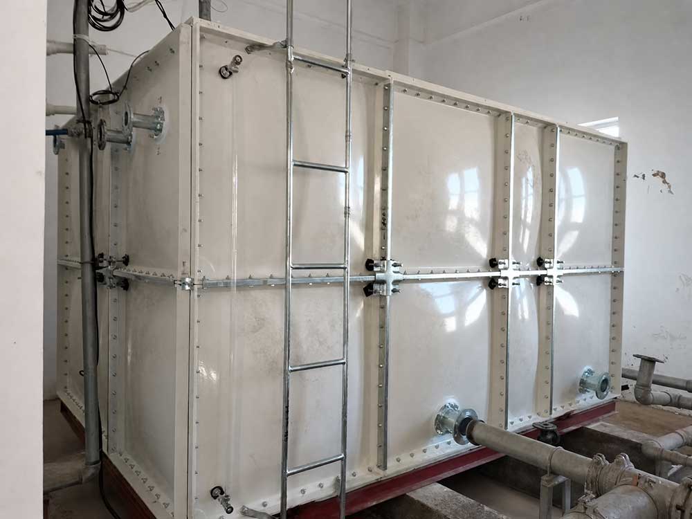 GRP Fiberglass Water Tank for Commercial and Industrial Applications
